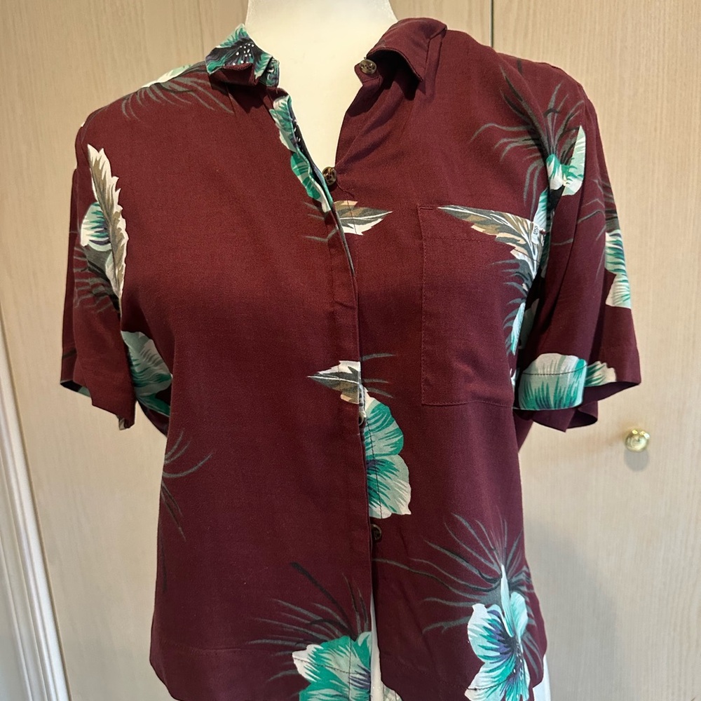 Volcom Floral Button-Down Shirt – Maroon & Teal – Size SP (Small)